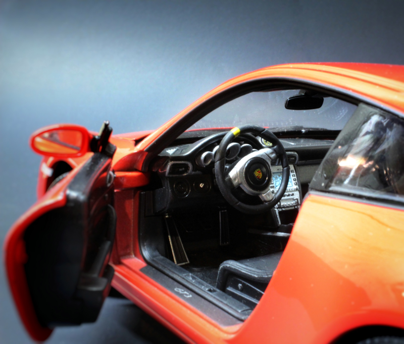 Illustration for article titled 1:18 Scale Porsche 997 GT3 by Welly